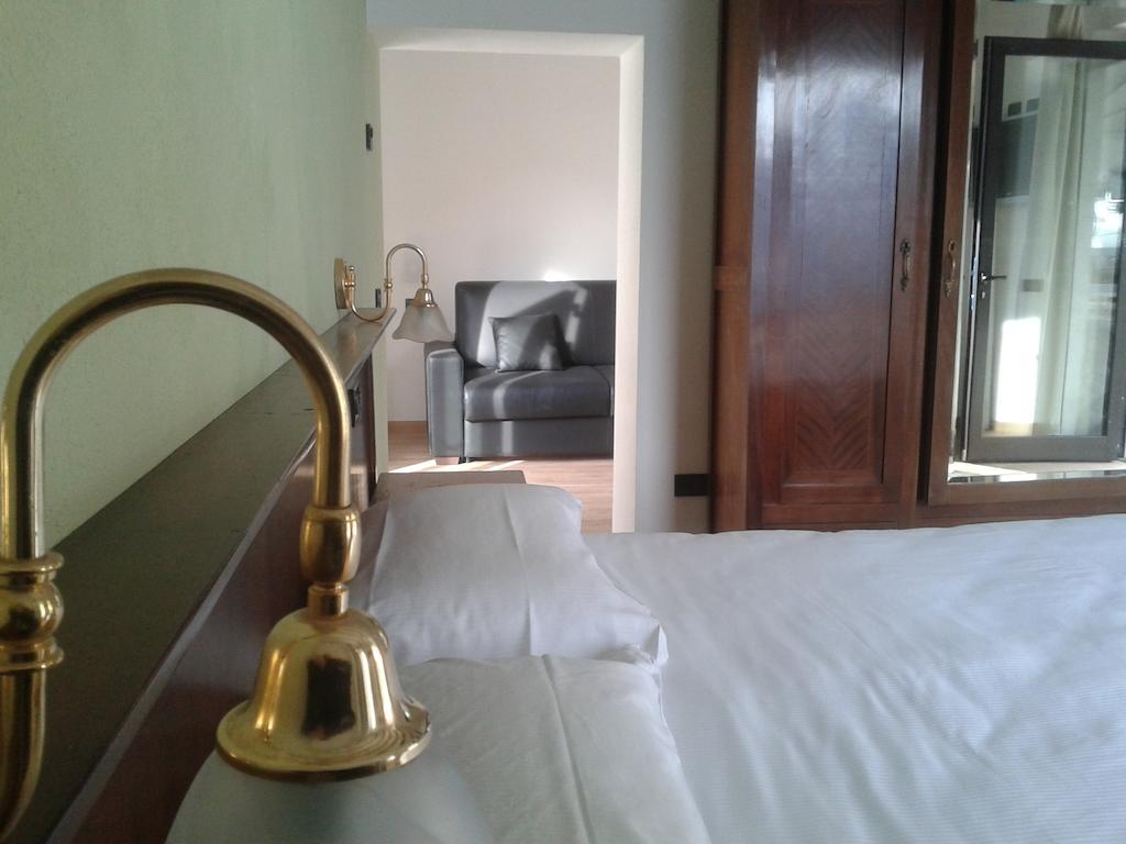 Villa Belvedere Como Lake Relais Argegno Ruang foto